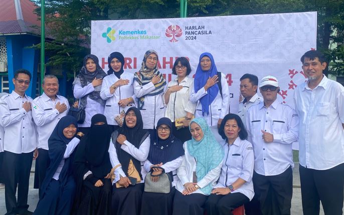 Pegawai Jurusan Gizi Poltekkes Kemenkes Makassar Semarakkan Upacara Hari Lahir Pancasila 2024